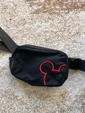 Disney LULULEMON Belt Bag 1L